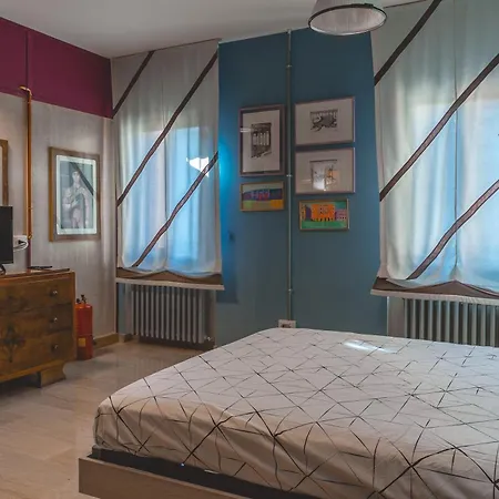 Library House - Venice דירה מסטרה