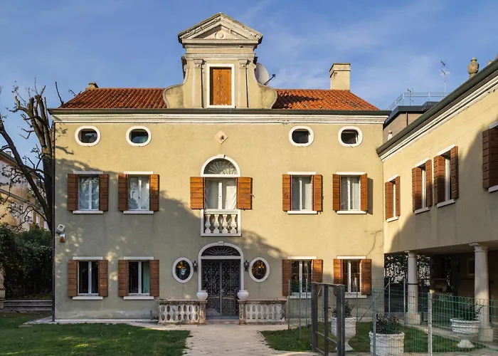 Library House - Venice * Mestre